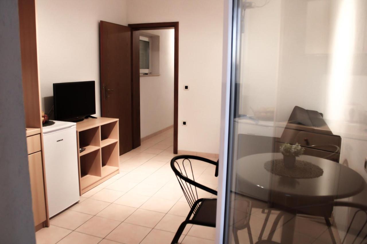 Apartments Larus บาชกาโวดา ภายนอก รูปภาพ