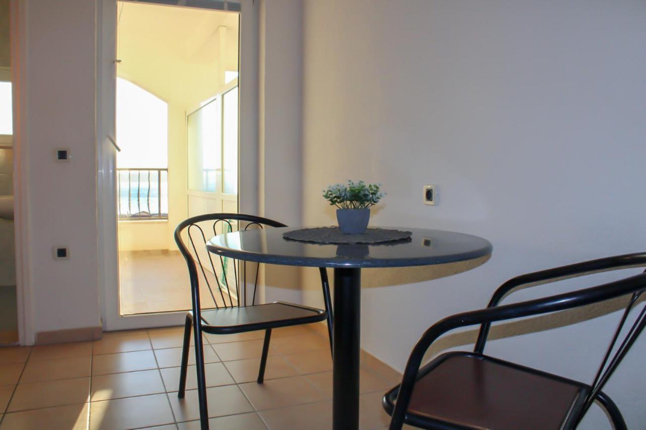 Apartments Larus บาชกาโวดา ภายนอก รูปภาพ