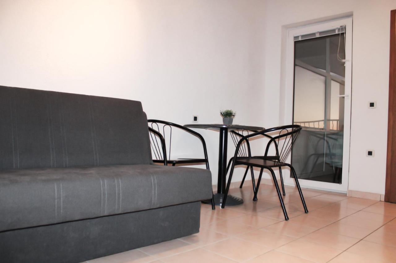 Apartments Larus บาชกาโวดา ภายนอก รูปภาพ