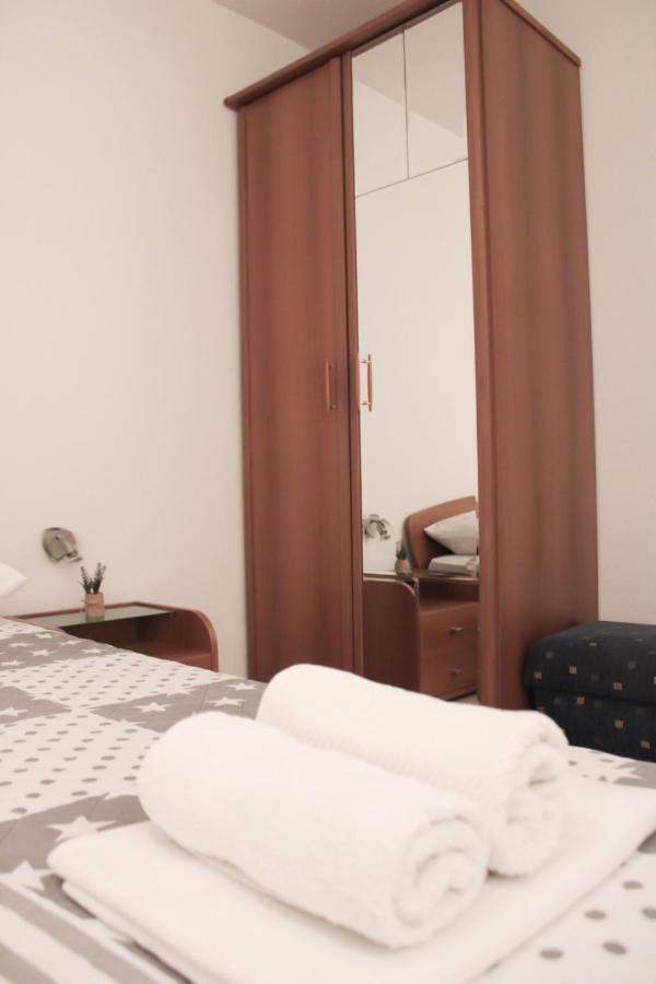 Apartments Larus บาชกาโวดา ภายนอก รูปภาพ