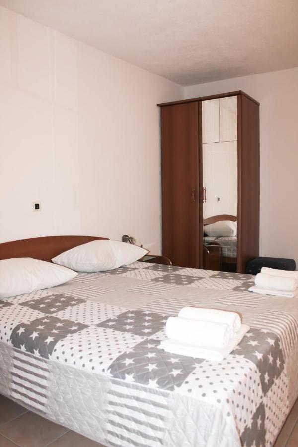 Apartments Larus บาชกาโวดา ภายนอก รูปภาพ
