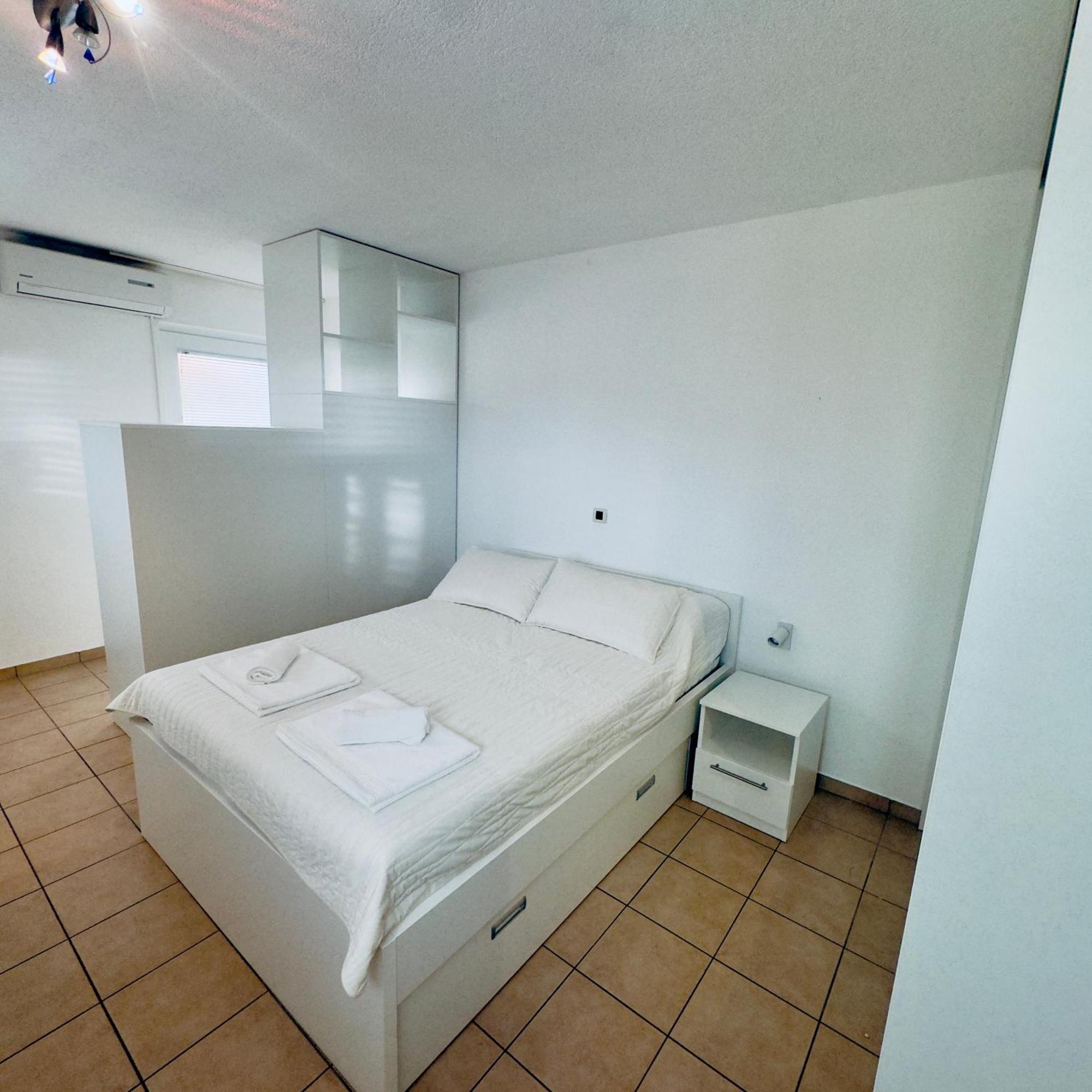 Apartments Larus บาชกาโวดา ห้อง รูปภาพ